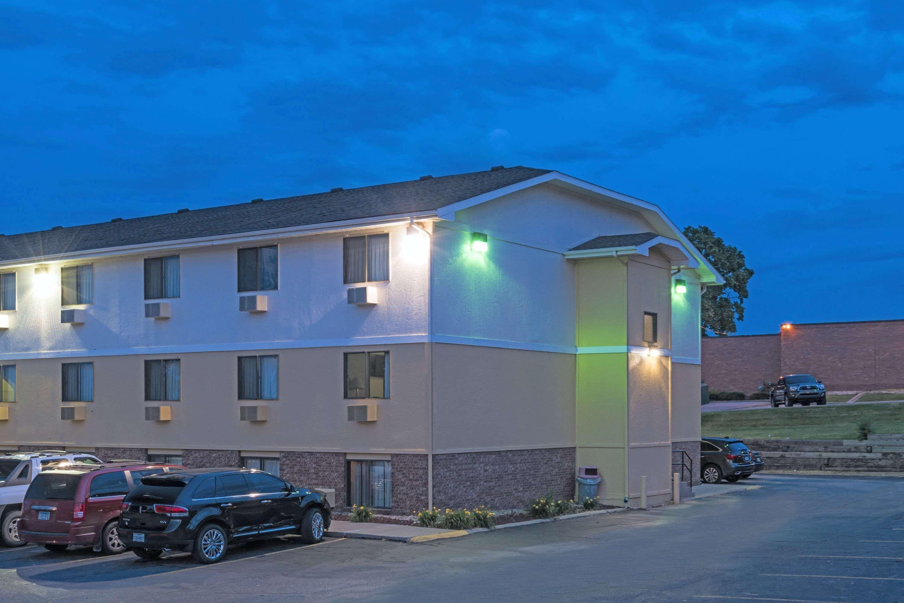 Hotel Super 8 By Wyndham Omaha Ne Exterior foto